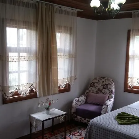 Hotel White House 3*
