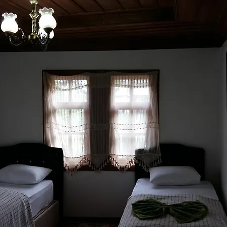 Hotel White House